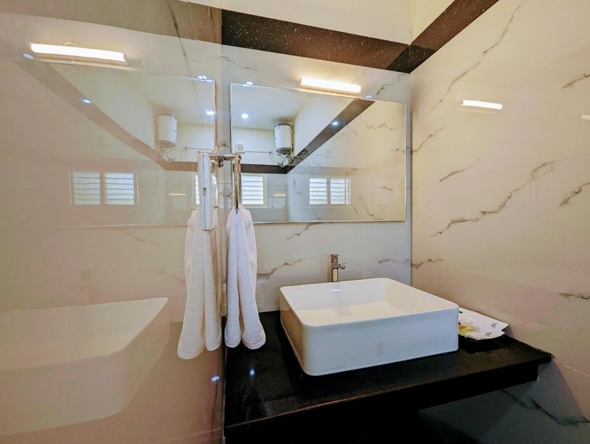 Hotel Tpc Camphor Tiruchirappalli Exterior foto