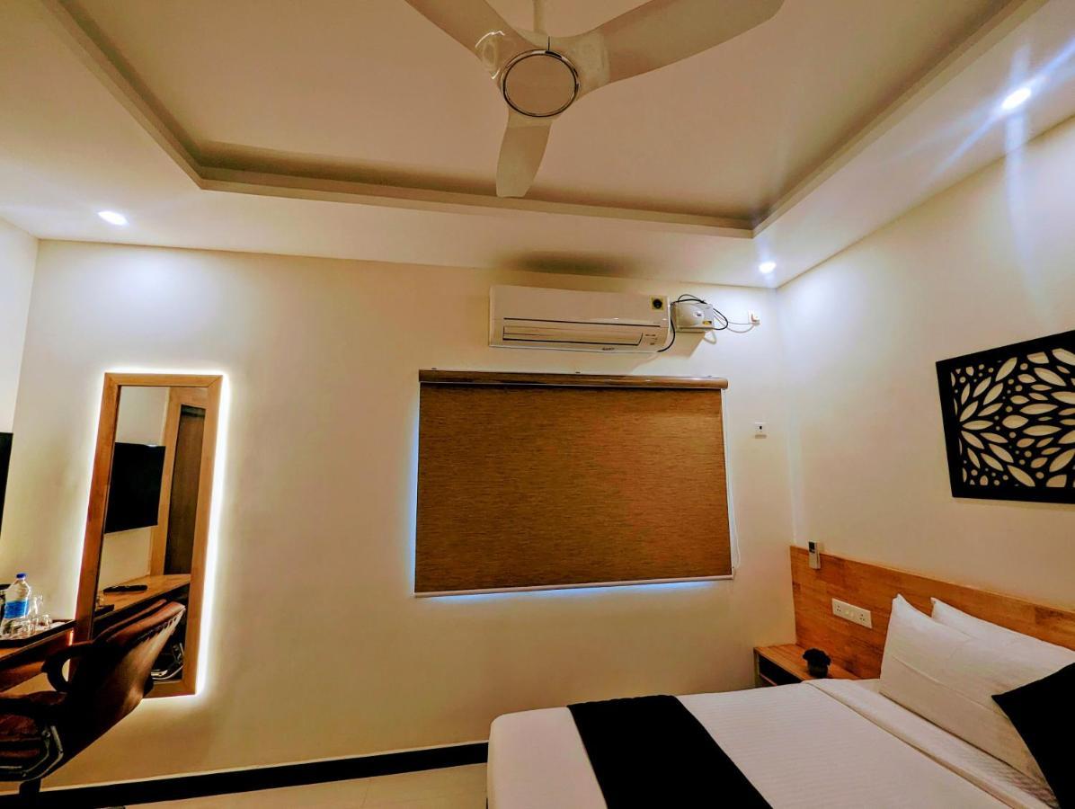 Hotel Tpc Camphor Tiruchirappalli Exterior foto