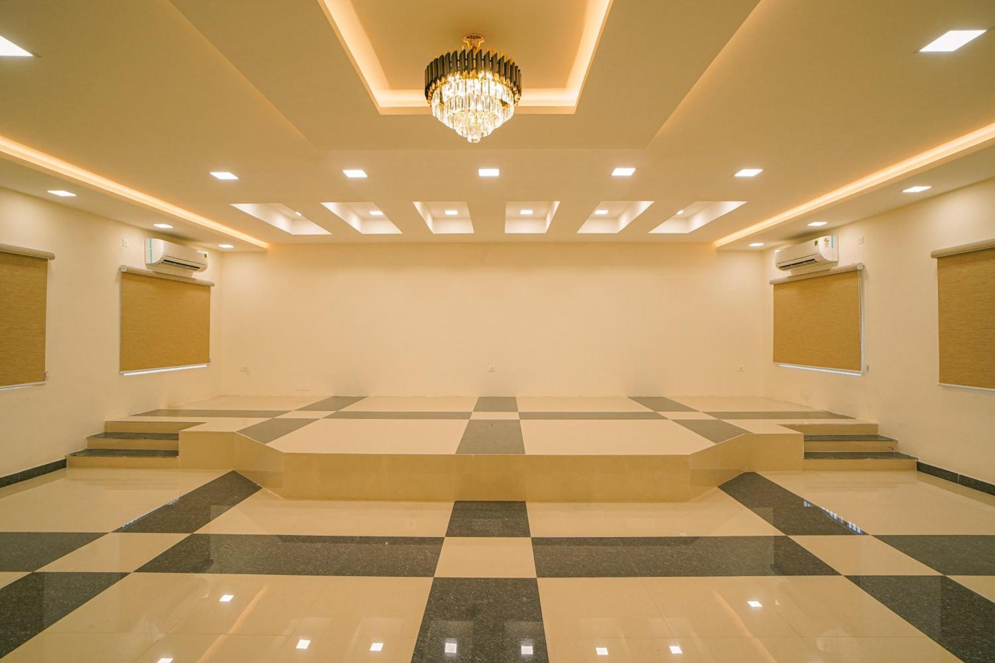 Hotel Tpc Camphor Tiruchirappalli Exterior foto