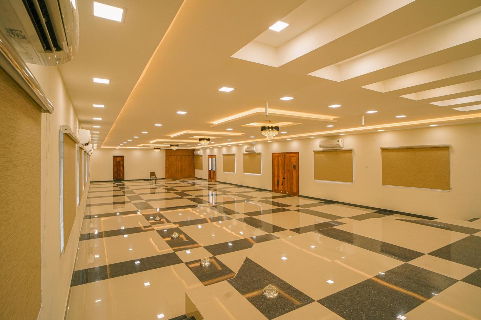 Hotel Tpc Camphor Tiruchirappalli Exterior foto