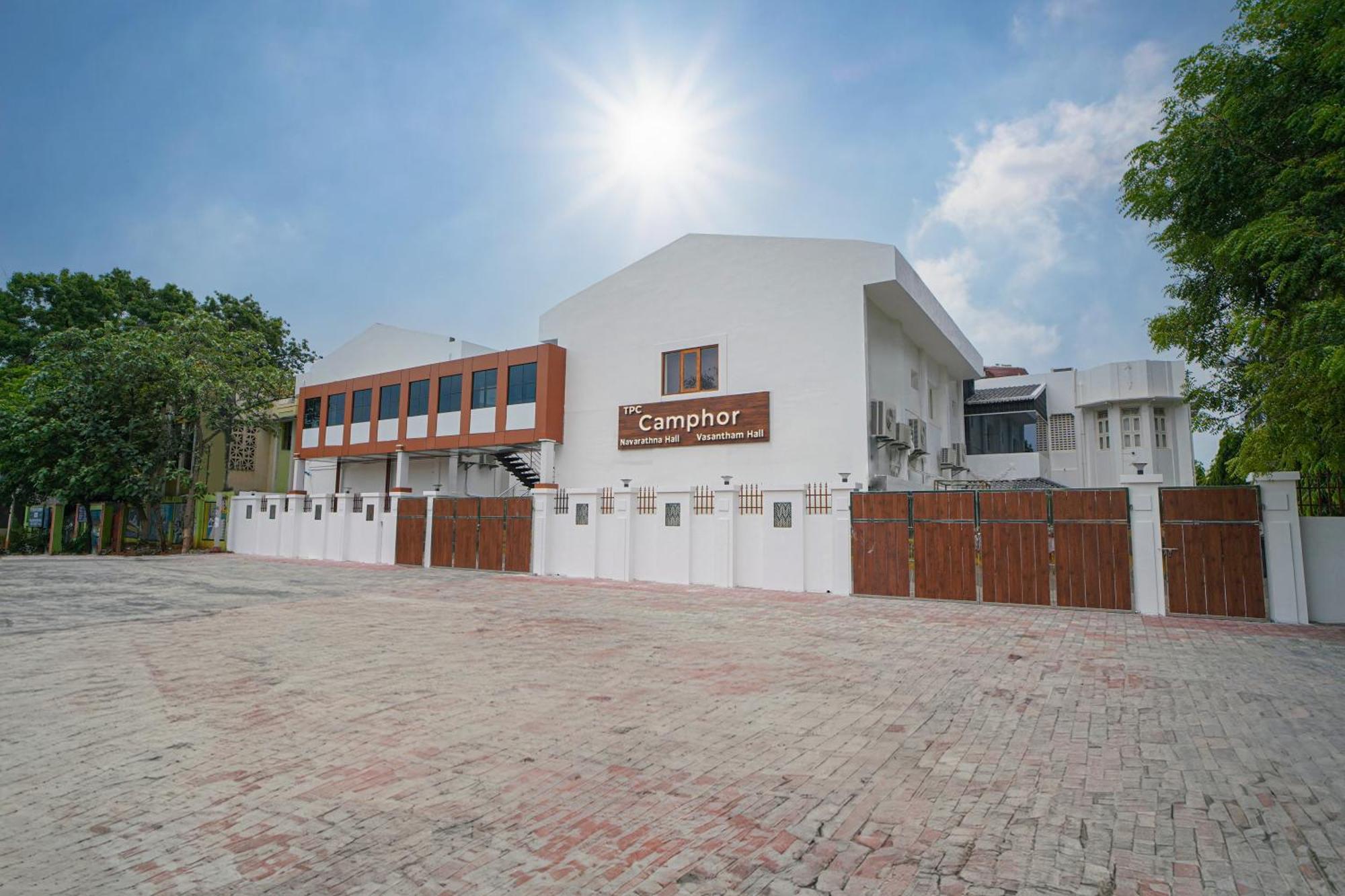 Hotel Tpc Camphor Tiruchirappalli Exterior foto